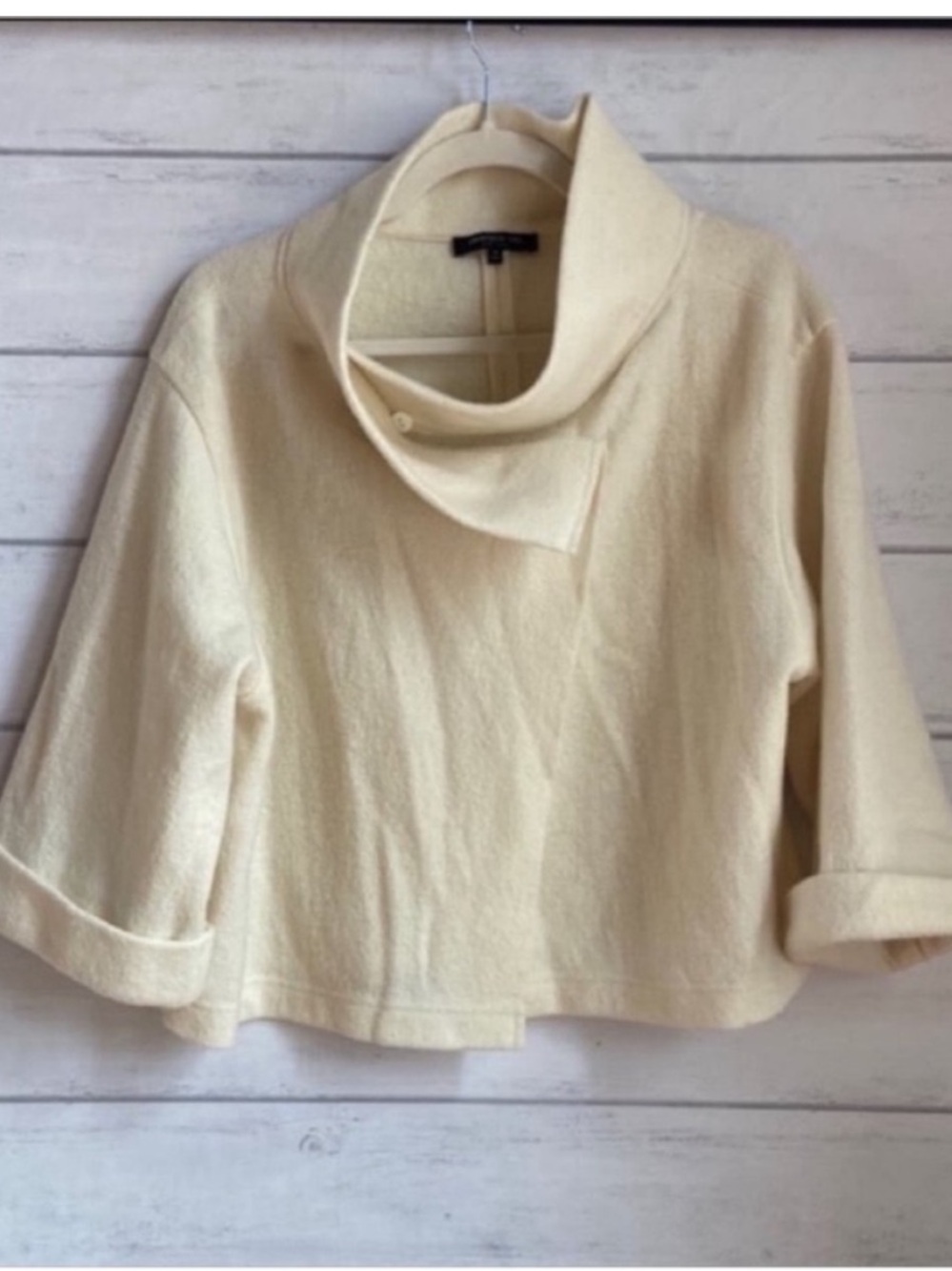LaFayette 148 New York 100% Wool crop Cardigan